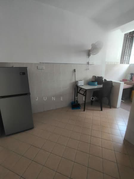 Terraced House for Rent in Taman Mutiara Rini (Skudai) - June Teo - Kitchen - PropertyGuru.com.my