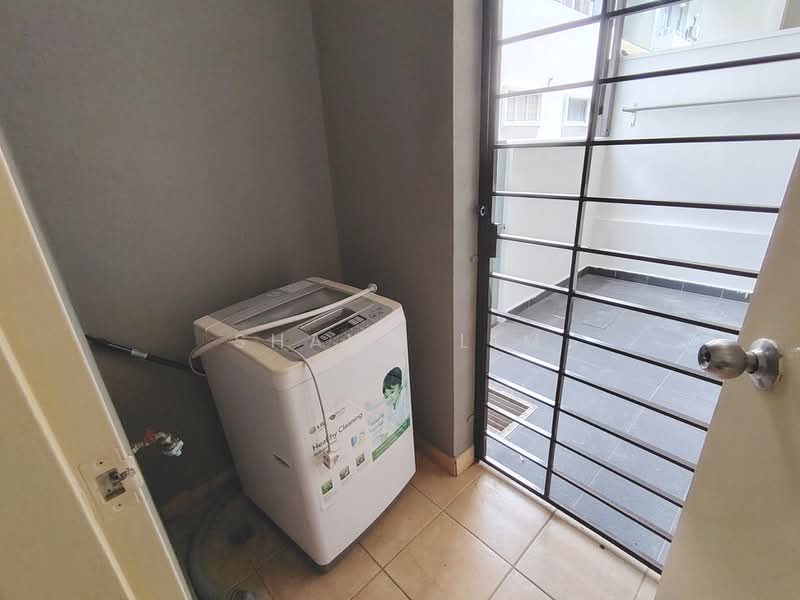 2-storey Terraced House for Sale in Bandar Sungai Long (Selangor) - Shawn Lim - Balcony - PropertyGuru.com.my