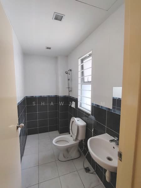 2-storey Terraced House for Sale in Bandar Sungai Long (Selangor) - Shawn Lim - Bathroom - PropertyGuru.com.my