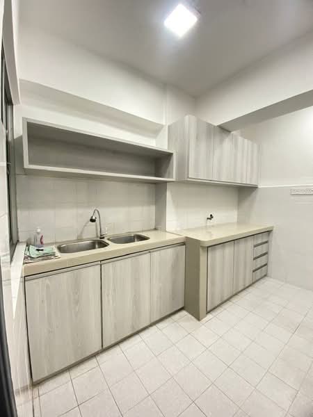 Condominium for Sale at Danau Idaman - SC Toh - Kitchen - PropertyGuru.com.my