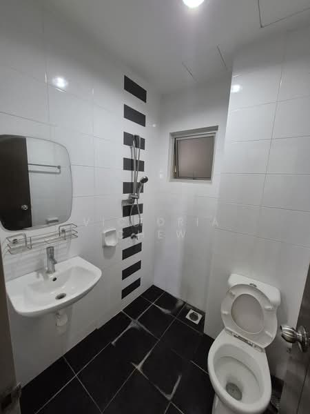 Condominium for Rent at Lagoon Suites - Victoria Chew - Bathroom - PropertyGuru.com.my