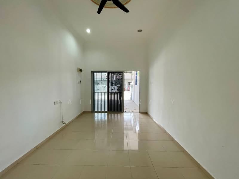 Rumah Teres 1 Tingkat untuk Dijual di Kampung Kemuning Sialang (Tangkak) - Fatin Izzaty - PropertyGuru.com.my