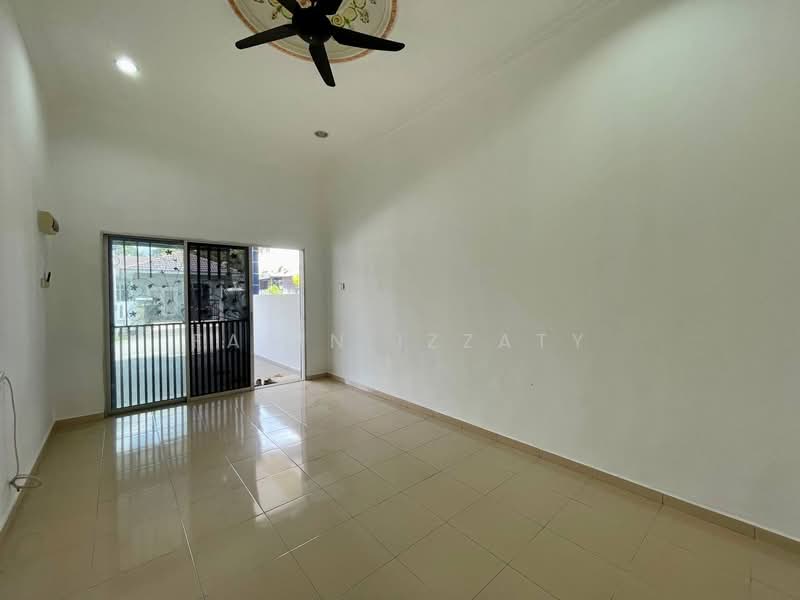 Rumah Teres 1 Tingkat untuk Dijual di Kampung Kemuning Sialang (Tangkak) - Fatin Izzaty - PropertyGuru.com.my
