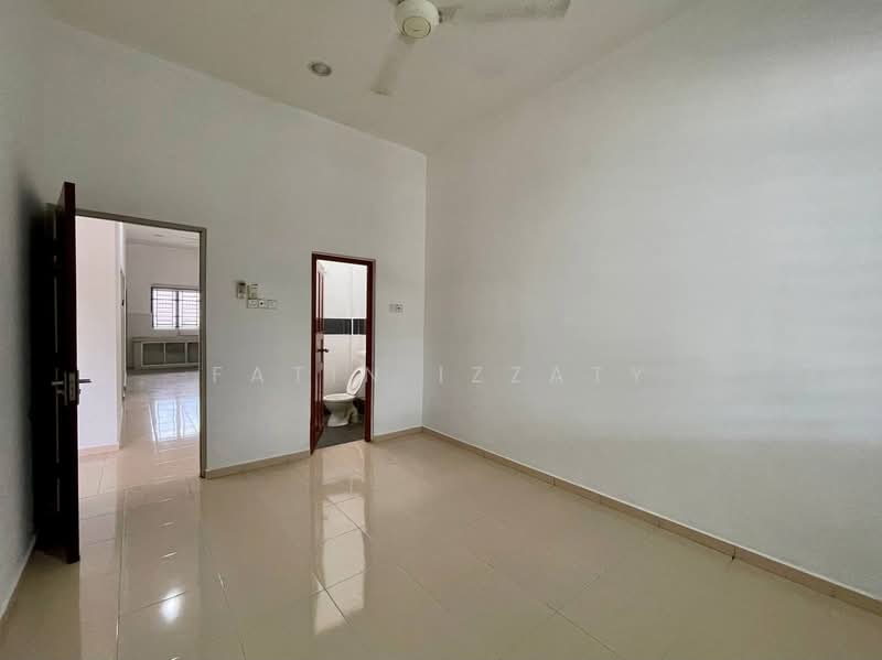 Rumah Teres 1 Tingkat untuk Dijual di Kampung Kemuning Sialang (Tangkak) - Fatin Izzaty - PropertyGuru.com.my