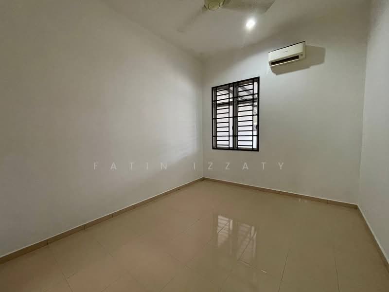 Rumah Teres 1 Tingkat untuk Dijual di Kampung Kemuning Sialang (Tangkak) - Fatin Izzaty - PropertyGuru.com.my