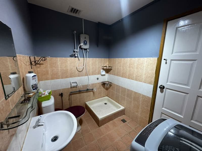Pangsapuri untuk Disewa di Kelantan Trade Centre - Hazim N - Bathroom - PropertyGuru.com.my