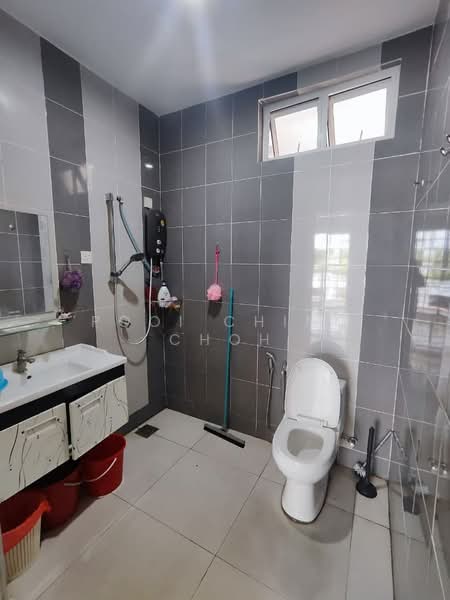 Pangsapuri untuk Disewa di Taman Koperasi Maju Jaya - Pooi Ching Choh - Bathroom - PropertyGuru.com.my