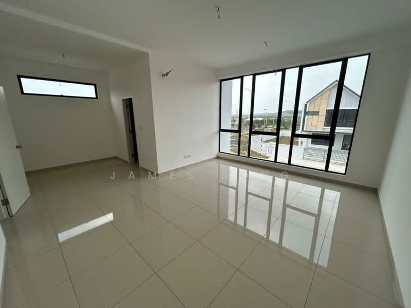 Rumah Teres 2 Tingkat untuk Dijual di Taman Desa Tebrau (Tebrau) - James Bong - Living Room - PropertyGuru.com.my