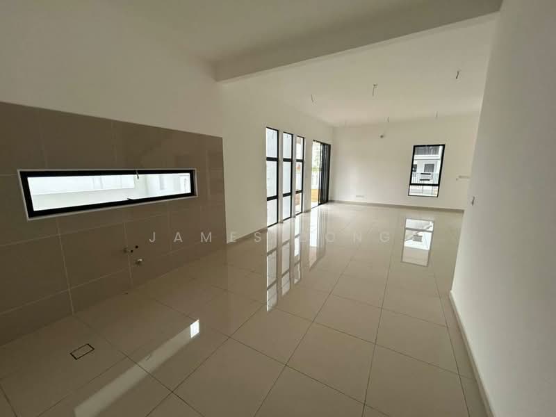 Rumah Teres 2 Tingkat untuk Dijual di Taman Desa Tebrau (Tebrau) - James Bong - Living Room - PropertyGuru.com.my