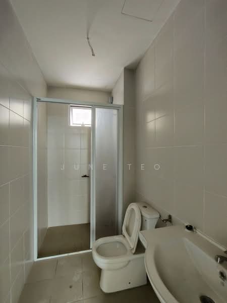 Service Residence for Sale at Meridin Bayvue Serviced Apartment - June Teo - Bathroom - PropertyGuru.com.my