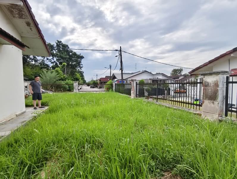 1-storey Terraced House for Sale in Taman Sutera (Johor Bahru) - Daniel Yong - Exterior - PropertyGuru.com.my