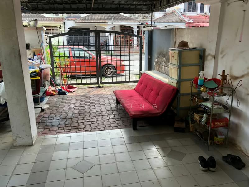 2-storey Terraced House for Sale in Taman Tan Sri Yaacob (Johor Bahru) - YC Fung - Exterior - PropertyGuru.com.my