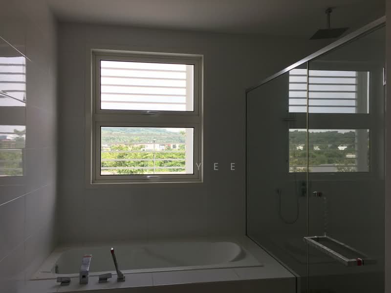 3-storey Terraced House for Sale in Serdang (Seri Kembangan) - CK Yee - PropertyGuru.com.my