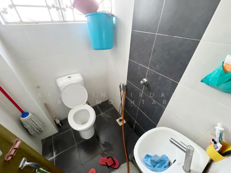 Rumah Berkembar untuk Dijual di Kampung Teluk Panglima Garang (Telok Panglima Garang) - Akramin Firdaus Bin Mokhtar - PropertyGuru.com.my