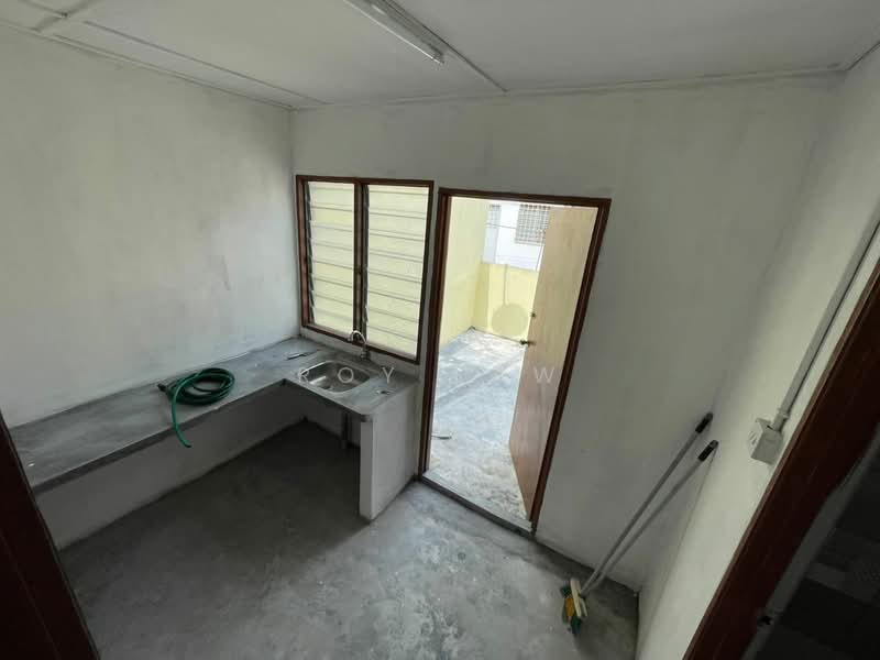 Terraced House for Rent in Port Dickson (Negeri Sembilan) - Roy Law - Kitchen - PropertyGuru.com.my