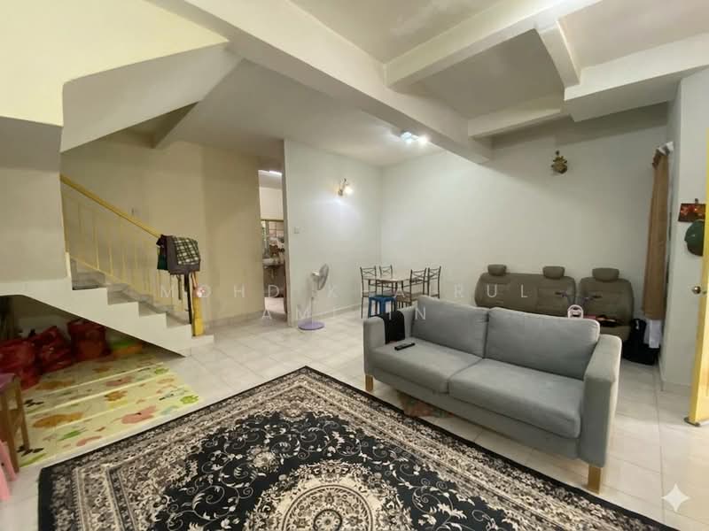 2-storey Terraced House for Sale in Seksyen 3 (Bangi) - Mohd Khairul Amilin - Living Room - PropertyGuru.com.my