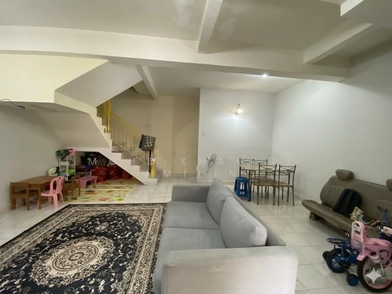 2-storey Terraced House for Sale in Seksyen 3 (Bangi) - Mohd Khairul Amilin - Living Room - PropertyGuru.com.my