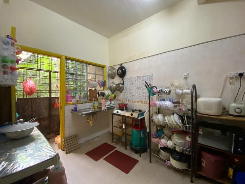 2-storey Terraced House for Sale in Seksyen 3 (Bangi) - Mohd Khairul Amilin - Kitchen - PropertyGuru.com.my