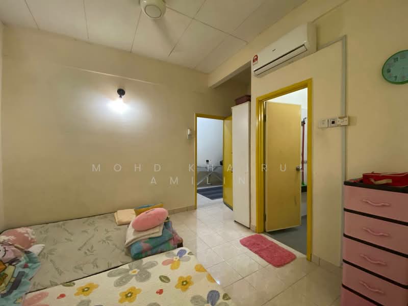 2-storey Terraced House for Sale in Seksyen 3 (Bangi) - Mohd Khairul Amilin - Bedroom - PropertyGuru.com.my