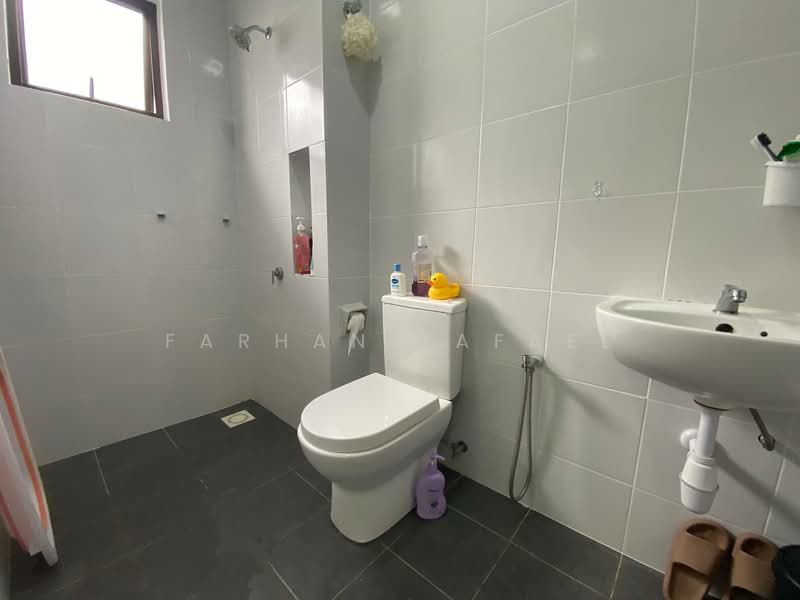Rumah Bandar untuk Dijual di Eco Grandeur (Puncak Alam) - Farhan Rafael - Bathroom - PropertyGuru.com.my