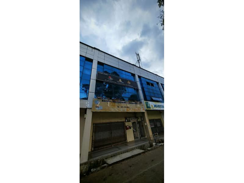 Kedai untuk Dijual di Taman Sri Putra (Tampoi) - Sze Lee - Exterior - PropertyGuru.com.my