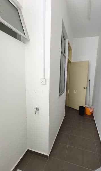 Pangsapuri untuk Disewa di Seri Molek Perdana - Alvin Lim - Corridor - PropertyGuru.com.my