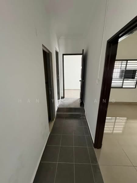 Rumah Teres 1 Tingkat untuk Dijual di Taman Ungku Tun Aminah (Skudai) - Han Yong Ang - Corridor - PropertyGuru.com.my