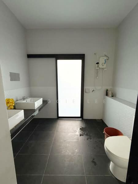 Rumah Teres 2 Tingkat untuk Dijual di Kota Masai (Pasir Gudang) - Maggie Lee - Bathroom - PropertyGuru.com.my
