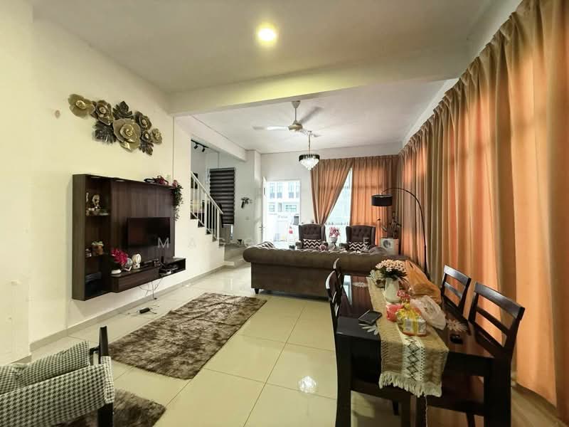 Rumah Teres 2 Tingkat untuk Dijual di Kota Masai (Pasir Gudang) - Maggie Lee - Living Room - PropertyGuru.com.my