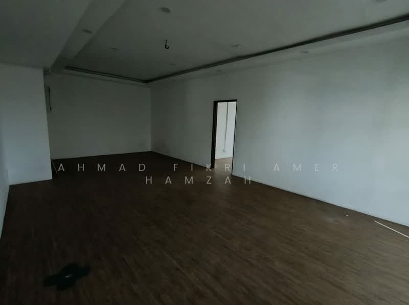 Pejabat untuk Disewa di Bandar Putra Permai (Seri Kembangan) - Ahmad Fikri Amer Hamzah - Interior - PropertyGuru.com.my