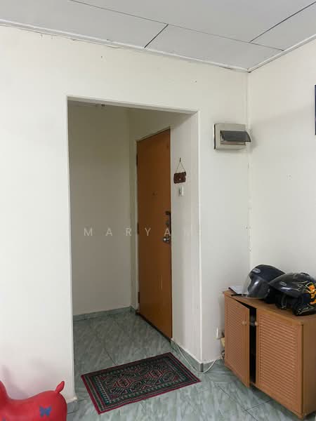 Rumah Flat untuk Disewa di Kelompok Bunga Raya - Maryam . - Entrance - PropertyGuru.com.my