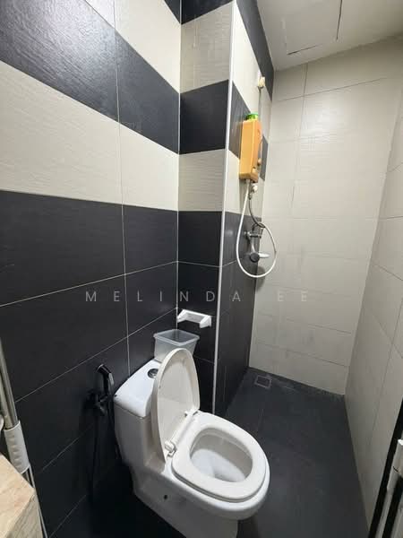 Service Residence for Sale at D'Secret Garden (Pangsapuri Kempas Indah) - Melinda Ee - Bathroom - PropertyGuru.com.my