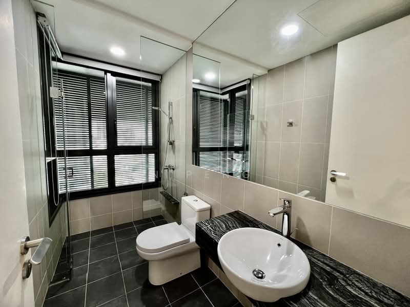 Servis Apartment untuk Disewa di The Greens - Yin Peng . - Bathroom - PropertyGuru.com.my