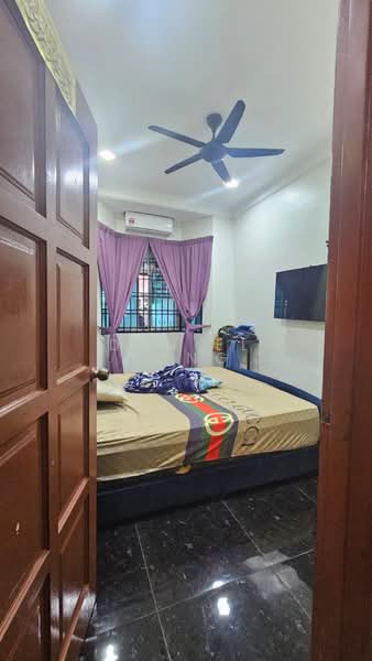 1-storey Terraced House for Sale in Taman Kempas Indah (Tebrau) - Daniel Yong - Bedroom - PropertyGuru.com.my