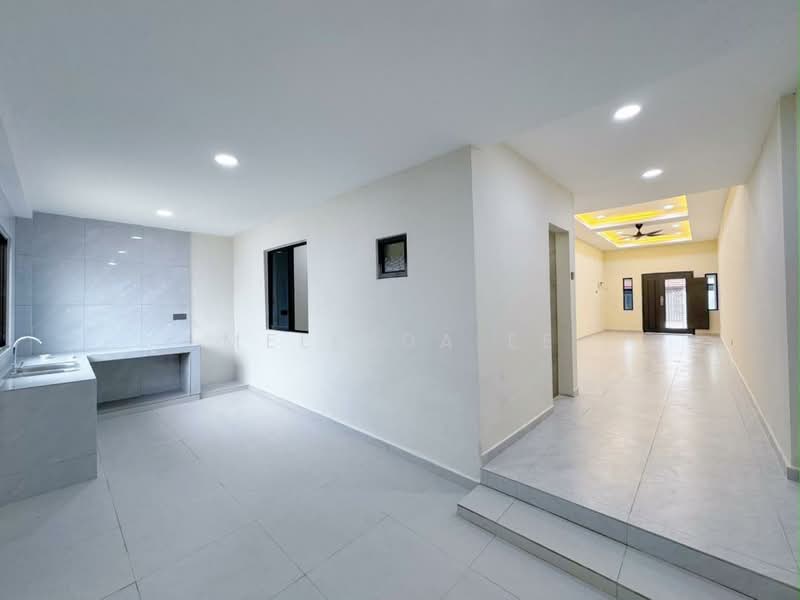 1-storey Terraced House for Sale in Taman Puteri Wangsa (Ulu Tiram) - Melinda Ee - Kitchen - PropertyGuru.com.my