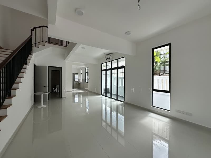 Rumah Teres 3 Tingkat untuk Dijual di Taman Connaught (Cheras) - Maggie Chin - Living Room - PropertyGuru.com.my
