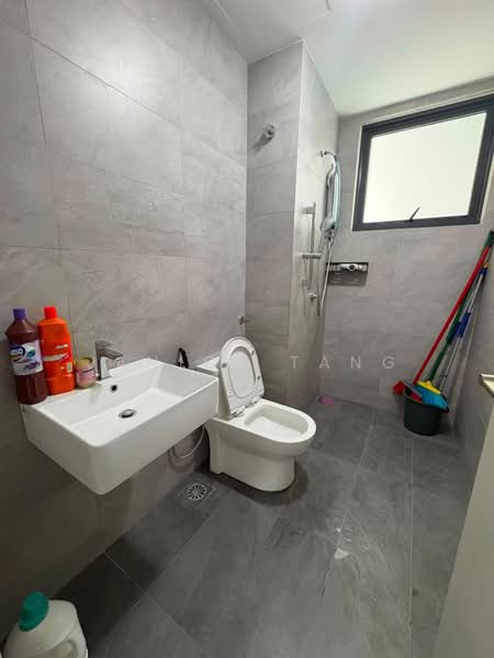 Servis Apartment untuk Disewa di SUNSURIA FORUM SERVICED APARTMENT - Janice Tang - Bathroom - PropertyGuru.com.my