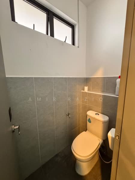 Shop for Rent in Eco Business Park 1 (Johor Bahru) - Amir Raziq - Bathroom - PropertyGuru.com.my