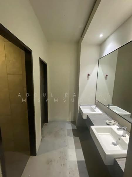 Shop / Office for Rent in Cyberjaya (Selangor) - Abdul Rahman M Samsudeen - Bathroom - PropertyGuru.com.my