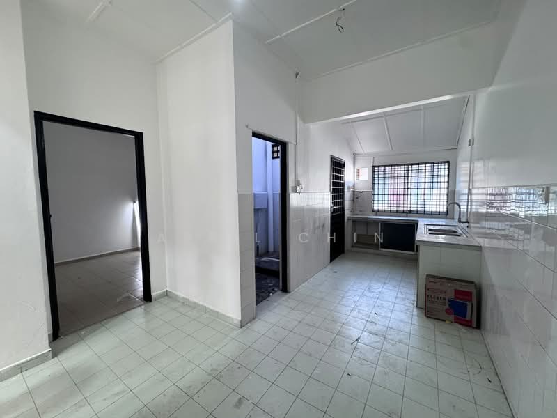 Rumah Teres untuk Disewa di Taman Perling (Perling) - April Chin - Kitchen - PropertyGuru.com.my