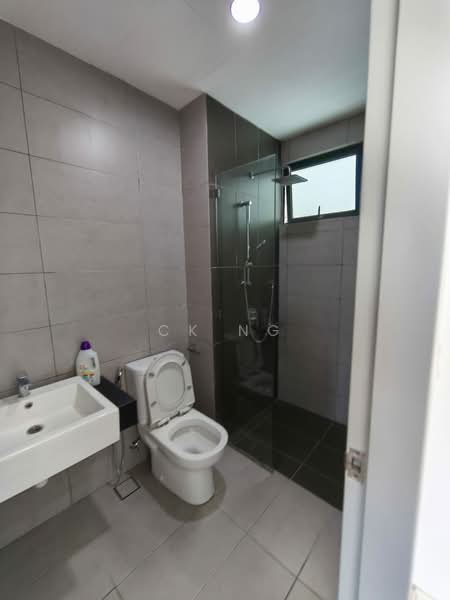 Kondominium untuk Dijual di Rumbia Residence - CK Ng - Bathroom - PropertyGuru.com.my