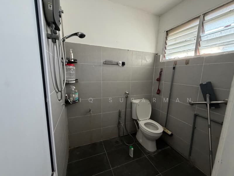Rumah Teres 2 Tingkat untuk Dijual di Lembah Keramat (Ulu Kelang) - Thoriq Suparman - Bathroom - PropertyGuru.com.my