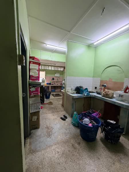 1-storey Terraced House for Sale in Taman Matahari (Kluang) - Daniel Yong - Kitchen - PropertyGuru.com.my