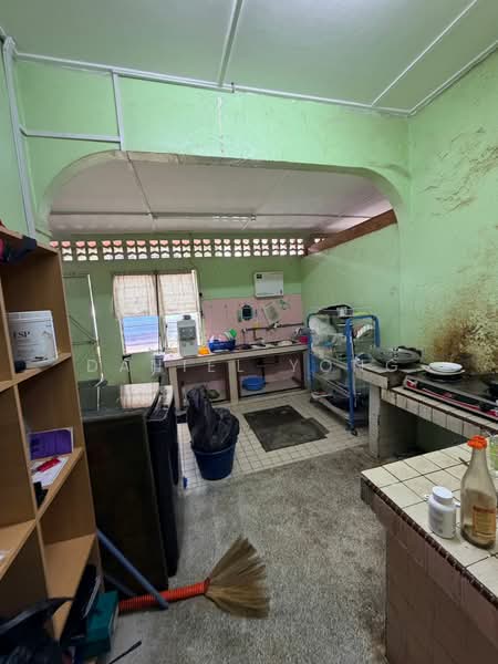 1-storey Terraced House for Sale in Taman Matahari (Kluang) - Daniel Yong - Kitchen - PropertyGuru.com.my