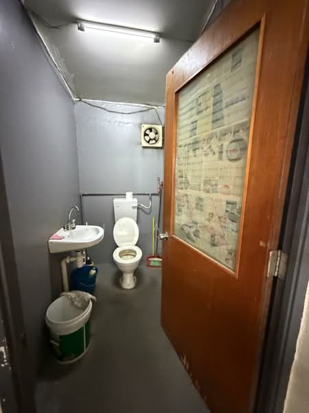 Kilang untuk Disewa di Kepong (Kuala Lumpur) - Olivia Oon - Bathroom - PropertyGuru.com.my