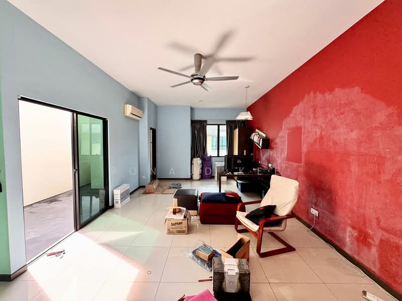 3-storey Terraced House for Sale in Bandar Bayan Bahru (Bayan Lepas) - Ronald Kee - Living Room - PropertyGuru.com.my