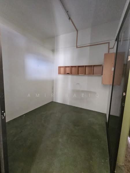 Flat for Sale at Taman Molek - Amir Raziq - Interior - PropertyGuru.com.my