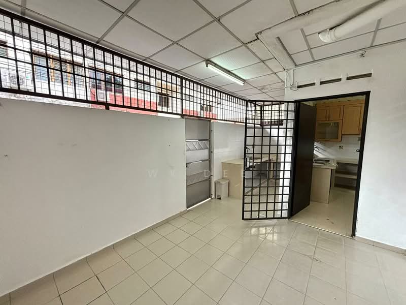 2-storey Terraced House for Sale in Taman Puteri (Batu Pahat) - WK Dee - Kitchen - PropertyGuru.com.my