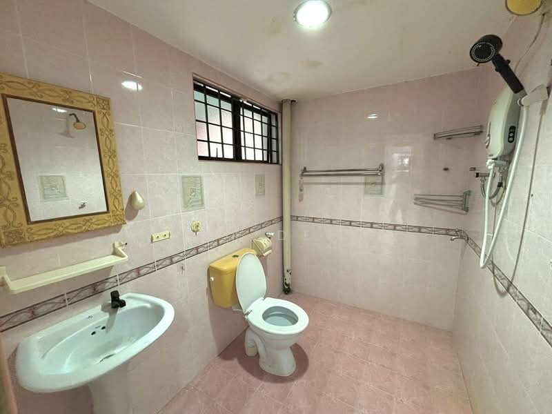 2-storey Terraced House for Sale in Taman Puteri (Batu Pahat) - WK Dee - Bathroom - PropertyGuru.com.my