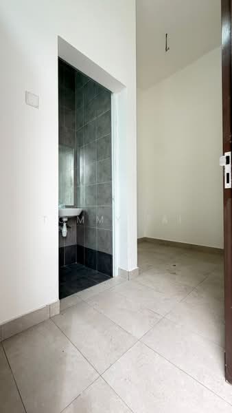 Rumah Berkembar untuk Dijual di Taman Ponderosa (Johor Bahru) - Tommy Tai - Bathroom - PropertyGuru.com.my